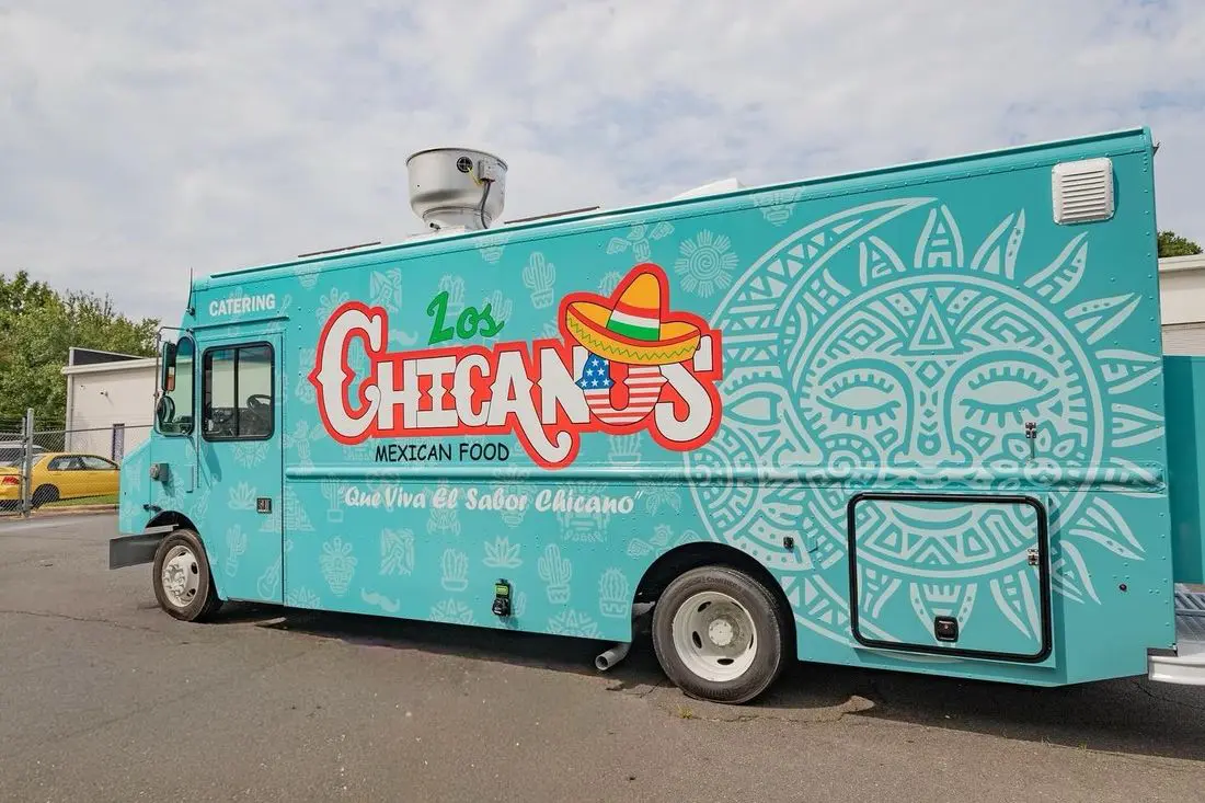 Los Chicanos Mexican food truck
